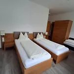 Gaestehaus Watschinger 住宿加早餐酒店 Bad Wimsbach-Neydharting