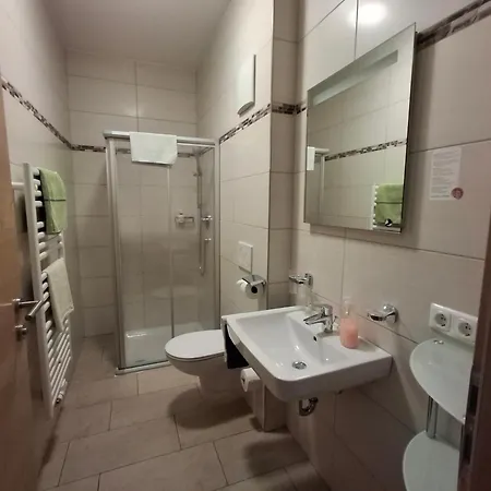 Alojamento de Acomodação e Pequeno-almoço Gaestehaus Watschinger 3*