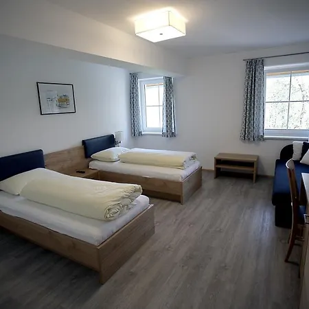 Alojamento de Acomodação e Pequeno-almoço Gaestehaus Watschinger 3*
