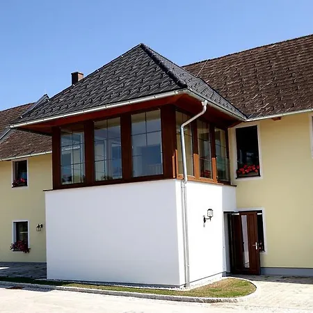Bed & Breakfast Gaestehaus Watschinger 3*